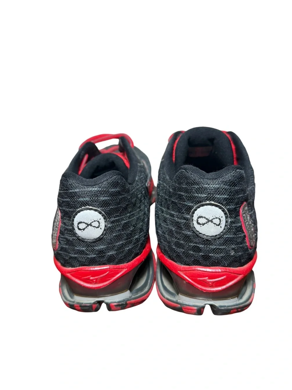 Mizuno wave prohecy Black Running Shoe with Red Accents size 9